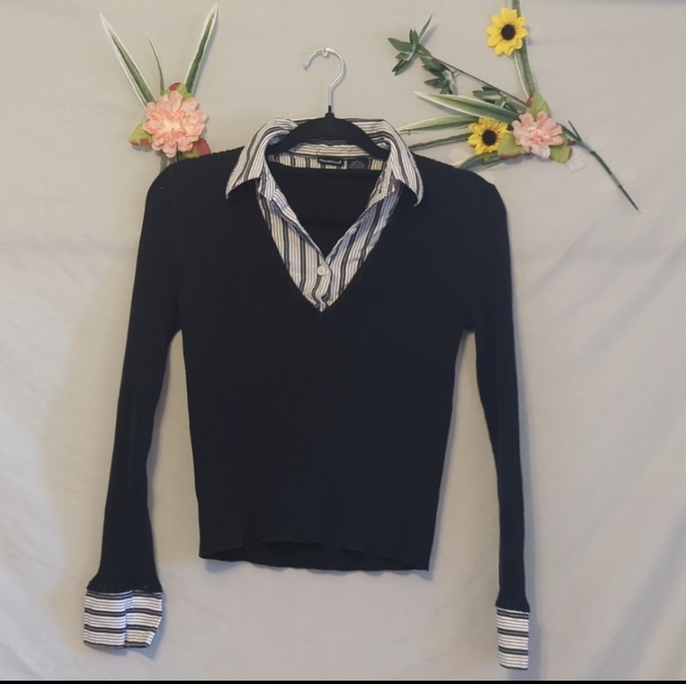 Sophisticated Black & White North Crest long sleeve shirt